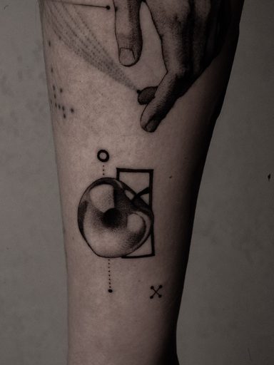 Lion & Rose — Tattoo von Ted Faulmann