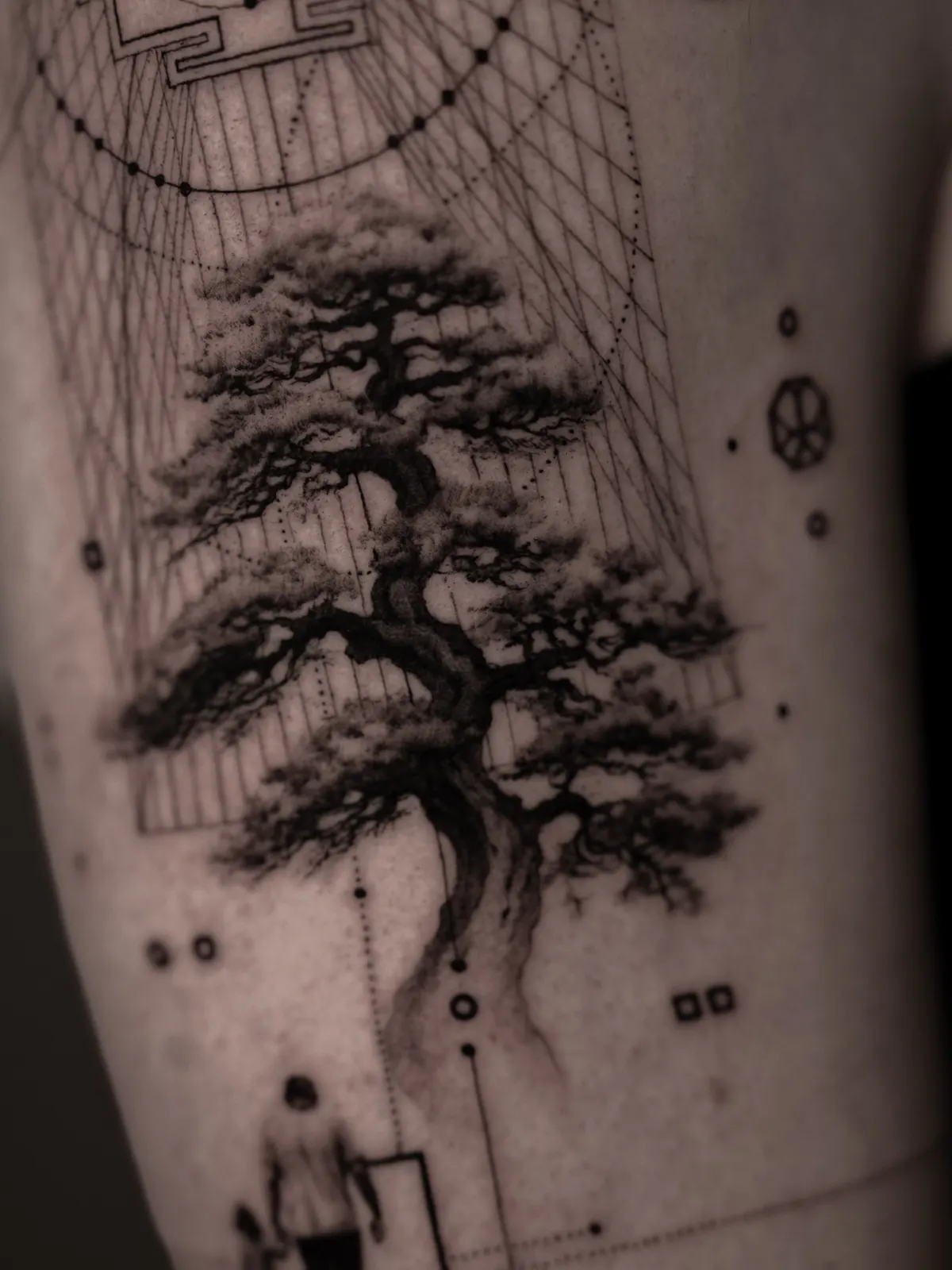 Bonsai & Yantra (Detail) — Tattoo von Ted Faulmann